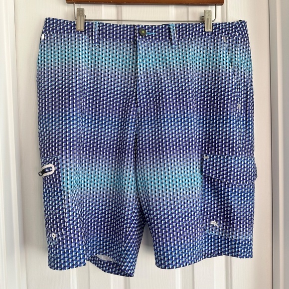 Tommy Bahama Cayman Isles Ombre 10 Inch Hybrid Shorts - Picture 5 of 8